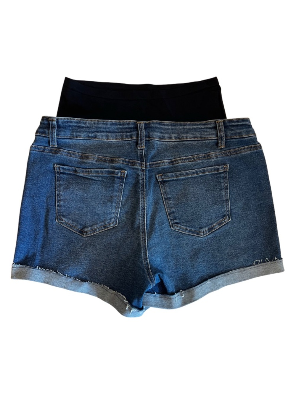 Time and Tru Maternity Rolled Cuff Denim Shorts, Medium Wash | Women’s L (12-14) - Picture 3 of 4